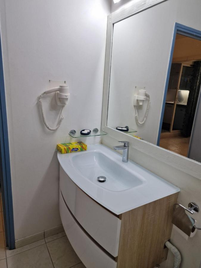 Appartement Spacieux Vue Sur Mer La Trinité Exterior foto
